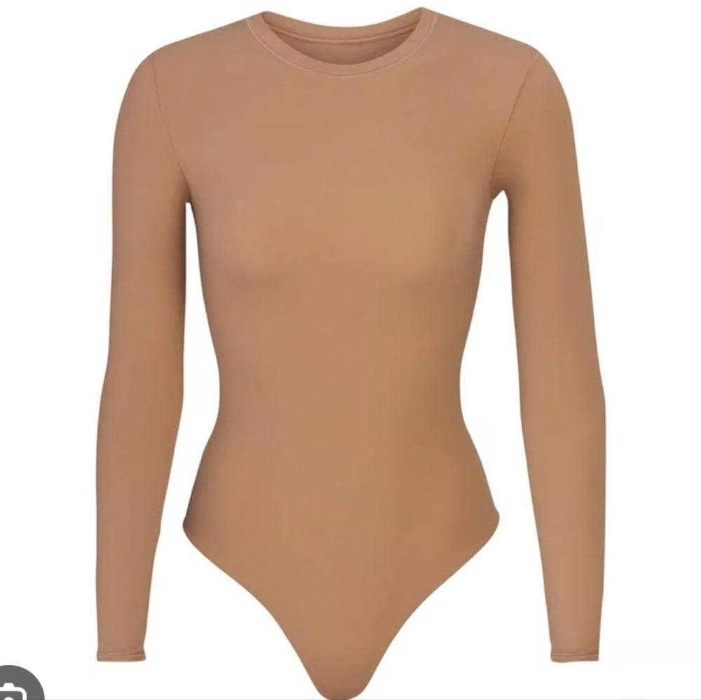 SKIMS Fits Everybody Long Sleeve Bodysuit